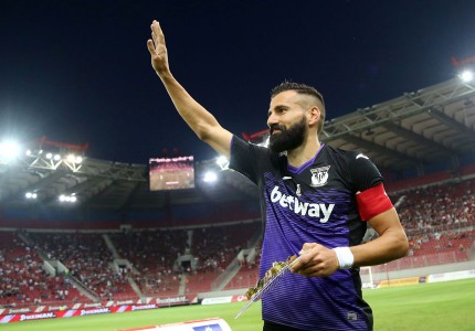 Βραβεύθηκε και αποθεώθηκε ο Σιόβας (photos)