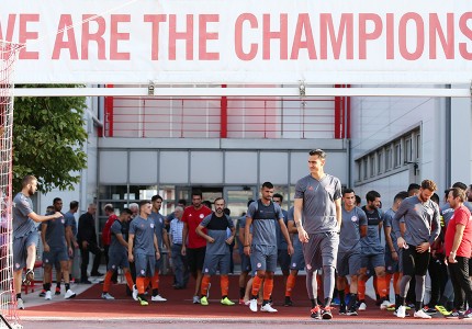 Ο αγιασμός του Θρύλου (photos)