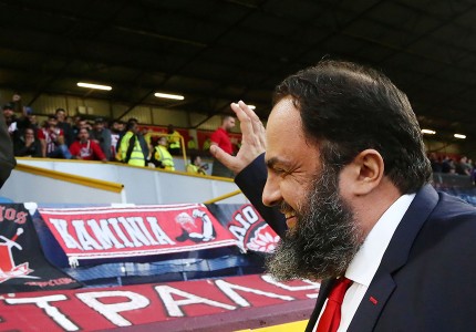 Δίπλα στον Θρύλο ο Βαγγέλης Μαρινάκης (photos)