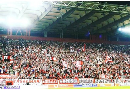 Θρύλε μπορείς – μπορείς να προκριθείς. Θρύλε γερά- γερά πρωτάθλημα ξανά...