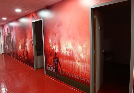 Εντυπωσιακά τα ανακαινισμένα αποδυτήρια (photos)