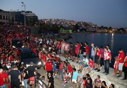Η... τρέλα του κόσμου για Τουρέ (photos)