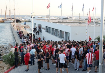 Η... τρέλα του κόσμου για Τουρέ (photos)