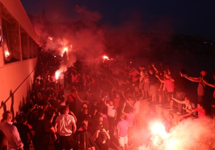 Η... τρέλα του κόσμου για Τουρέ (photos)