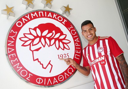 Έβαλε τα ερυθρόλευκα (photos)