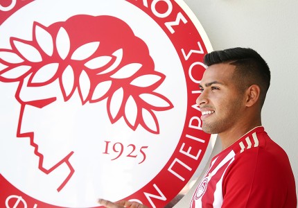 Έβαλε τα ερυθρόλευκα (photos)