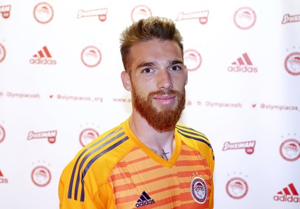 Οι πρώτες εικόνες του Σα με τη φανέλα του Θρύλου