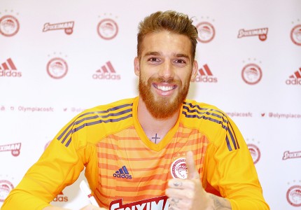 Οι πρώτες εικόνες του Σα με τη φανέλα του Θρύλου