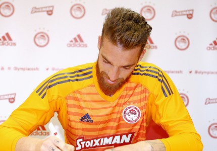 Οι πρώτες εικόνες του Σα με τη φανέλα του Θρύλου