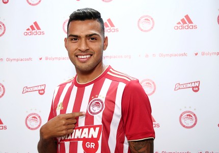 Έβαλε τα ερυθρόλευκα (photos)