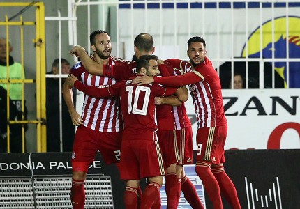 Το «ερυθρόλευκο» ξέσπασμα στο φινάλε (photos)
