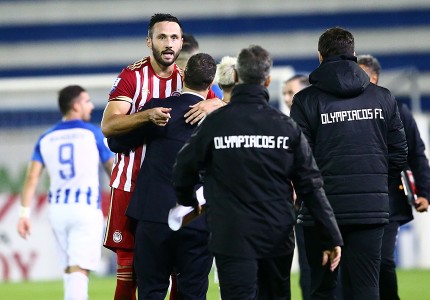Το «ερυθρόλευκο» ξέσπασμα στο φινάλε (photos)