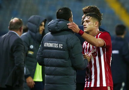 Το «ερυθρόλευκο» ξέσπασμα στο φινάλε (photos)