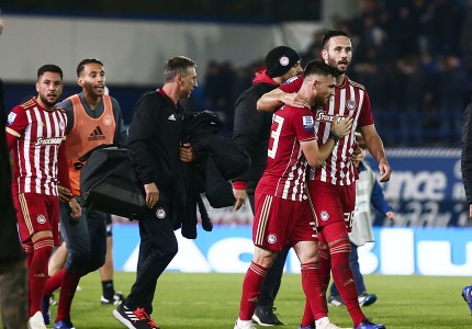 Το «ερυθρόλευκο» ξέσπασμα στο φινάλε (photos)