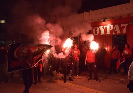 Η ομάδα χάντμπολ μαζί με τον λαό του Θρύλου (Photos)