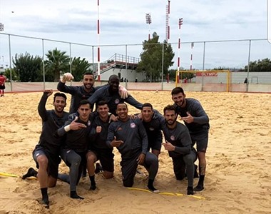 Γίνονται «μάχες» στο beach soccer! (Photo)