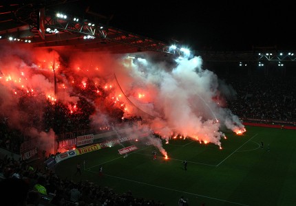 Έτσι «γαζώνει» ο Πειραιάς (photos, video)