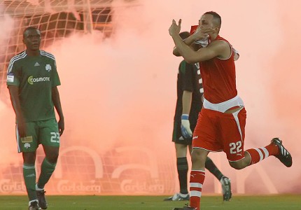 Έτσι «γαζώνει» ο Πειραιάς (photos, video)