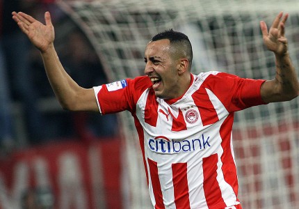 Έτσι «γαζώνει» ο Πειραιάς (photos, video)