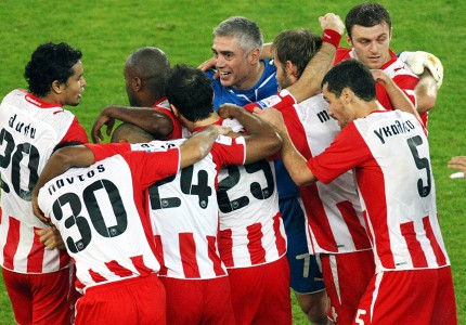 Έτσι «γαζώνει» ο Πειραιάς (photos, video)