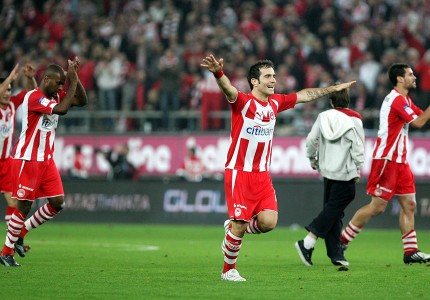 Έτσι «γαζώνει» ο Πειραιάς (photos, video)