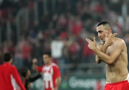 Έτσι «γαζώνει» ο Πειραιάς (photos, video)