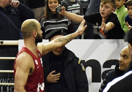 Τουλάχιστον κάποιοι σέβονται... (Photo)