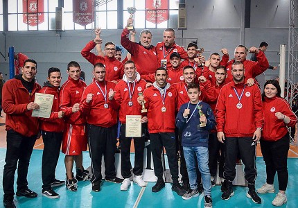 Εικόνες από το «ερυθρόλευκο» πρωτάθλημα
