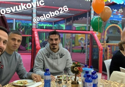 Οικογενειακή συνάντηση! (Photo)