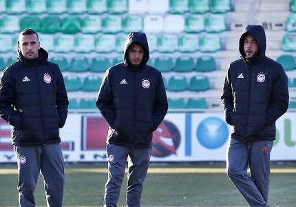 Στο γήπεδο ο Ολυμπιακός (photos)