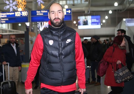 Εικόνες από την «ερυθρόλευκη» αναχώρηση