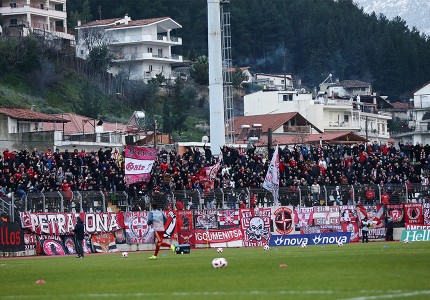 Κοκκίνισε η Λιβαδειά (photos, videos)