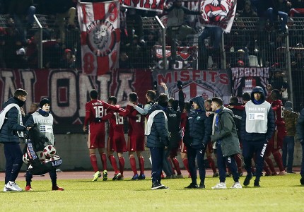 Μία γροθιά ο Ολυμπιακός! (photos)