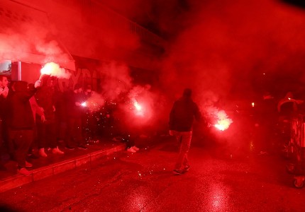 Ο Ολυμπιακός δίπλα στον λαό του (photos)