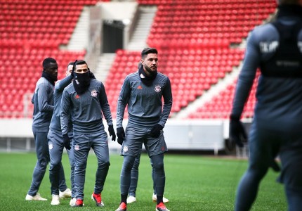 Με αρκετό κρύο η προπόνηση (photos)