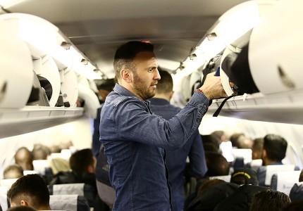 Έφυγε για Θεσσαλονίκη ο Θρύλος (photos)
