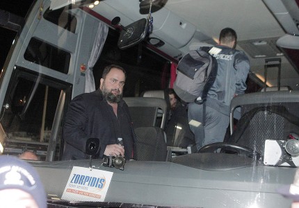 Η αποχώρηση του Ολυμπιακού σε εικόνες