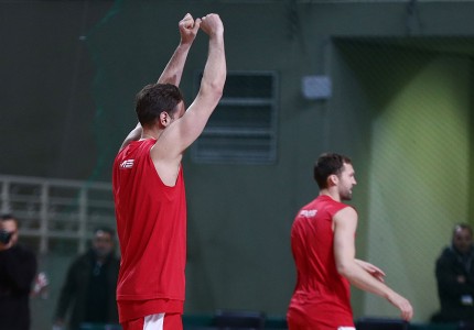 Τους... γλέντησε, ξανά, ο Μπόγραρος (photos)