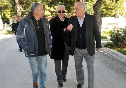 Με την «ερυθρόλευκη» σημαία κηδεύτηκε ο Αντώνης Ποσειδώνας