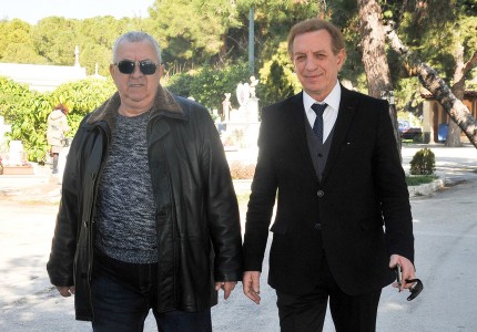 Με την «ερυθρόλευκη» σημαία κηδεύτηκε ο Αντώνης Ποσειδώνας