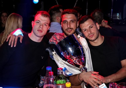 Μετά το γλέντι στην ΑΕΚ, γλέντι και στα μπουζούκια