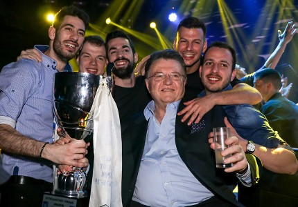 Μετά το γλέντι στην ΑΕΚ, γλέντι και στα μπουζούκια