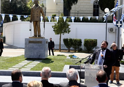 Δωρεά του Β. Μαρινάκη το μνημείο του αφανούς Ναυτικού (photos)
