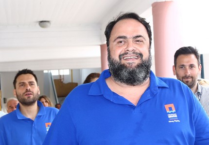 Άσκησε το εκλογικό του δικαίωμα ο Β. Μαρινάκης