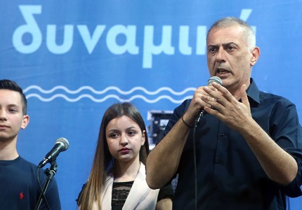 Μία γροθιά και η χειραψία νικητή! (photos)