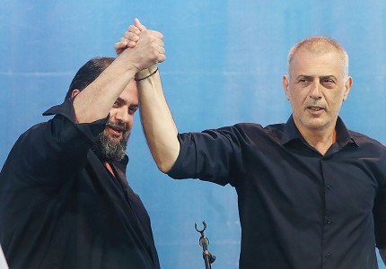 Μία γροθιά και η χειραψία νικητή! (photos)
