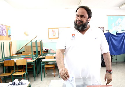 Άσκησε το εκλογικό του δικαίωμα ο Β. Μαρινάκης