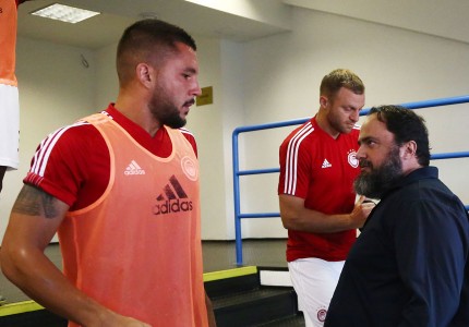 Δίπλα στην ομάδα και στην Τσεχία ο ηγέτης του Θρύλου (photos)