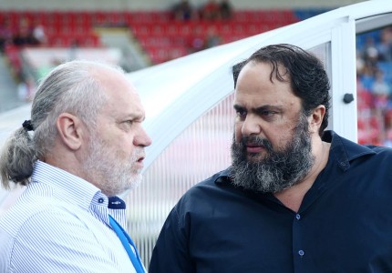 Δίπλα στην ομάδα και στην Τσεχία ο ηγέτης του Θρύλου (photos)