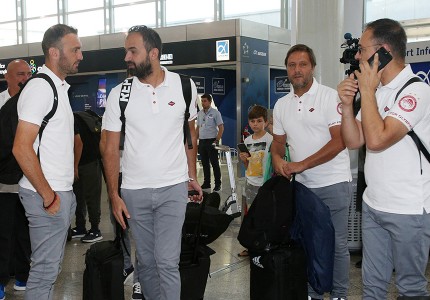 Αναχώρησε για Τουρκία η αποστολή του Ολυμπιακού (photos)